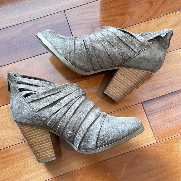 Booties - Picture 4 of 5